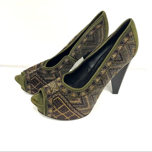 Donald J Pliner Ceci beaded green suede peep toe platform heels. 6.5 - Picture 6 of 8